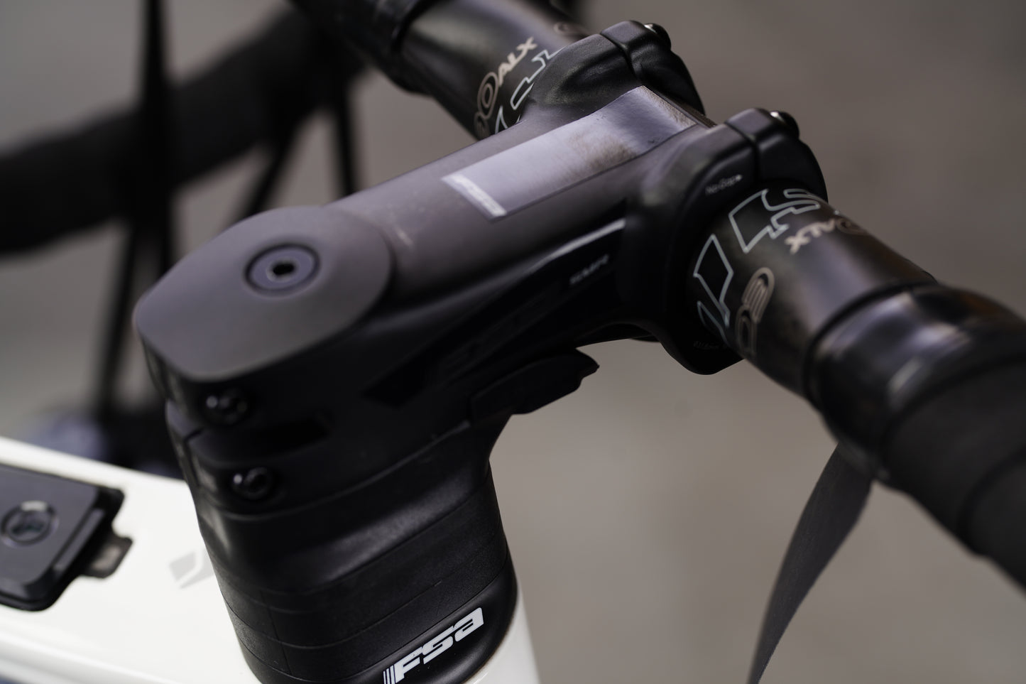 Bonneville Pro (Medium) Cool Grey Aqua Outlet o1140